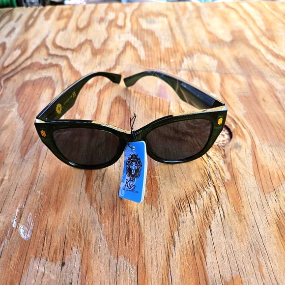 Kleo Stylish Black Sunglasses - Picture 6 of 16